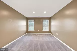 30 N Savanna Dr, Pottstown, PA 19465 - Photo 10