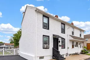 122 North St, Phoenixville, PA 19460 - Photo 2