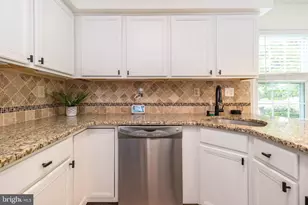 402 Hartford Square, West Chester, PA 19380 - Photo 10