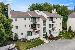 6 Chamond, Devon, PA 19333 - Photo 2