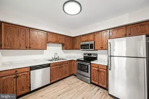 306 Valley Stream Ln, Tredyffrin, PA 19087 - Photo 6