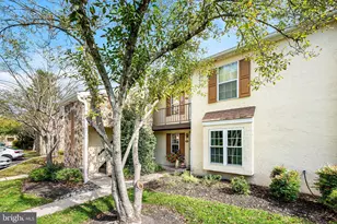 306 Valley Stream Ln, Tredyffrin, PA 19087 - Photo 2