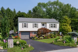 112 Clearfield Ln, Coatesville, PA 19320 - Photo 2