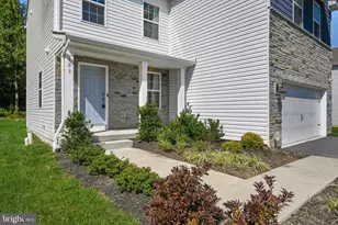 103 Cornwall Pl, Coatesville, PA 19320 - Photo 2