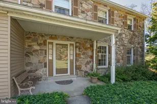 811 McComb Ln, Chadds Ford, PA 19317 - Photo 2