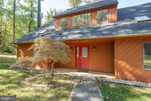 533 Pugh Rd, Wayne, PA 19087 - Photo 2