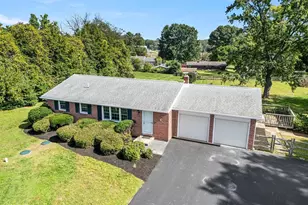 23 S Hunting Hills Dr, Landenberg, PA 19350 - Photo 2