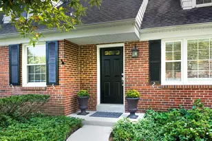 738 Laurel Ln, Wayne, PA 19087 - Photo 2