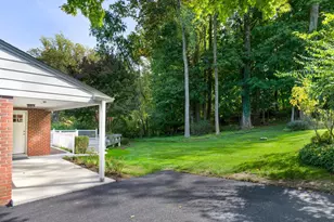 738 Laurel Ln, Wayne, PA 19087 - Photo 4