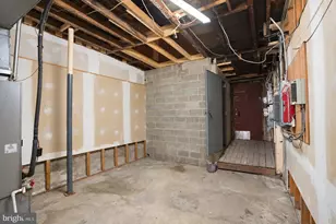 351 W 1st Ave, Parkesburg, PA 19365 - Photo 6