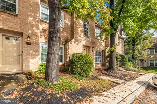 44 Rampart Dr, Tredyffrin, PA 19087 - Photo 2
