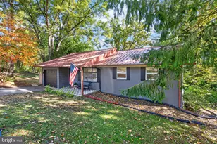 113 Garnet Ln, Coatesville, PA 19320 - Photo 2