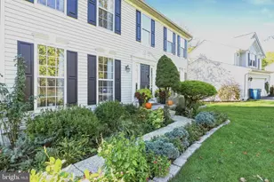 422 Winding Stream Rd, Spring City, PA 19475 - Photo 2