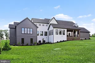 102 Calia Cir, Hummelstown, PA 17036 - Photo 4