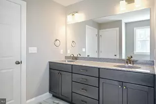 2424 Hawthorne Dr, Harrisburg, PA 17110 - Photo 20