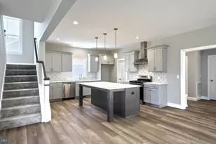 2424 Hawthorne Dr, Harrisburg, PA 17110 - Photo 8