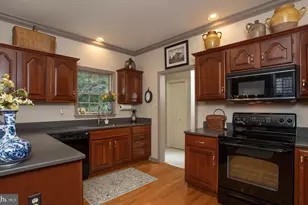 751 Zermatt Dr, Hummelstown, PA 17036 - Photo 10