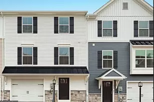 1043 Ellie Ln W, Harrisburg, PA 17112 - Photo 1