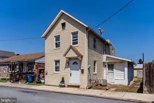 258 W 2nd St, Hummelstown, PA 17036 - Photo 2