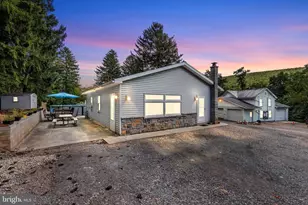 239 Hill St, Lykens, PA 17048 - Photo 2