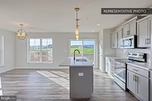 1017 Ashleigh Ln, Harrisburg, PA 17112 - Photo 4