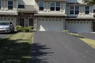 160 Mapleton Dr, Harrisburg, PA 17112 - Photo 2