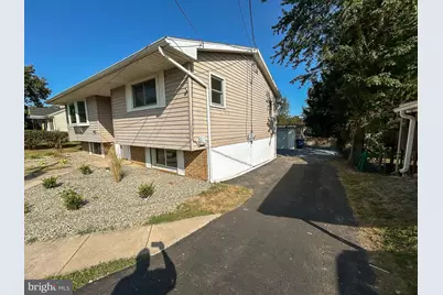 6128 Blue Bird Avenue, Harrisburg, PA 17112 - Photo 2