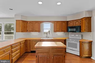 2415 W Bayberry Dr, Harrisburg, PA 17112 - Photo 28