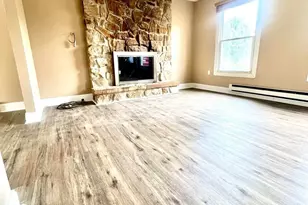 2040 Chevy Chase Dr, Harrisburg, PA 17110 - Photo 10