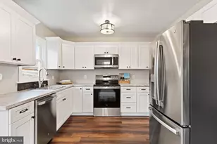 3102 Schoolhouse Ln, Harrisburg, PA 17109 - Photo 4