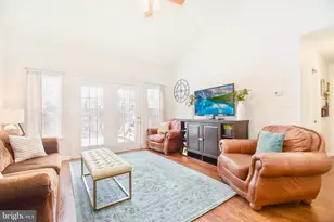 102 Peregrine Ln, Hummelstown, PA 17036 - Photo 2