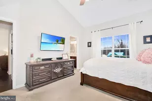 102 Peregrine Ln, Hummelstown, PA 17036 - Photo 10