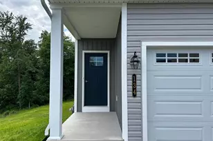 134 Magnolia Dr, Middletown, PA 17057 - Photo 2