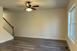 128 Magnolia Dr, Middletown, PA 17057 - Photo 4