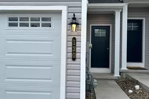 130 Magnolia Dr, Middletown, PA 17057 - Photo 2