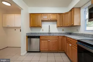 3748 Tudor Dr, Harrisburg, PA 17109 - Photo 12