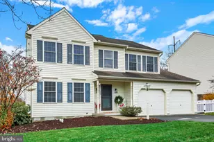 123 Graystone Dr, Hummelstown, PA 17036 - Photo 2