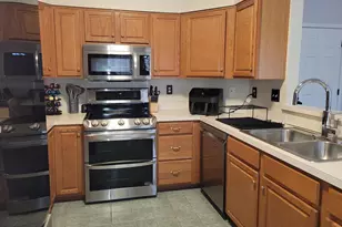 1045 Pond Ridge Dr, Harrisburg, PA 17111 - Photo 2