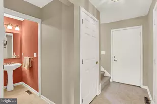 2436 Chadwick Ct, Harrisburg, PA 17110 - Photo 4