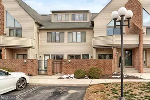 905 Cherrington Dr, Harrisburg, PA 17110 - Photo 2