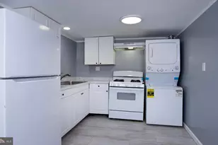 6303 Pine St, Harrisburg, PA 17112 - Photo 4