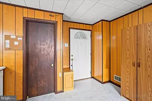 8157 Spruce Dr, Harrisburg, PA 17111 - Photo 4