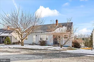 8157 Spruce Dr, Harrisburg, PA 17111 - Photo 2