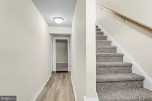 727 Gregs Dr, Harrisburg, PA 17111 - Photo 2