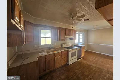 1193 W Market Street, Williamstown, PA 17098 - Photo 4