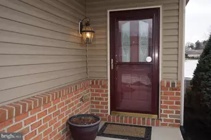 197 Meadowview Dr, Harrisburg, PA 17111 - Photo 2