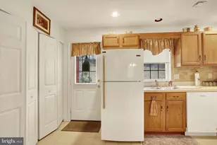 322 Woodland View Ct, Harrisburg, PA 17110 - Photo 8