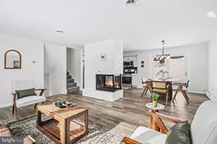 857 Twin Oaks Dr, Hummelstown, PA 17036 - Photo 2