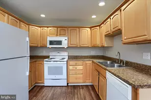 33 Carousel Cir, Hershey, PA 17033 - Photo 14