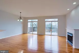 1049 Wooded Pond Dr, Harrisburg, PA 17111 - Photo 2